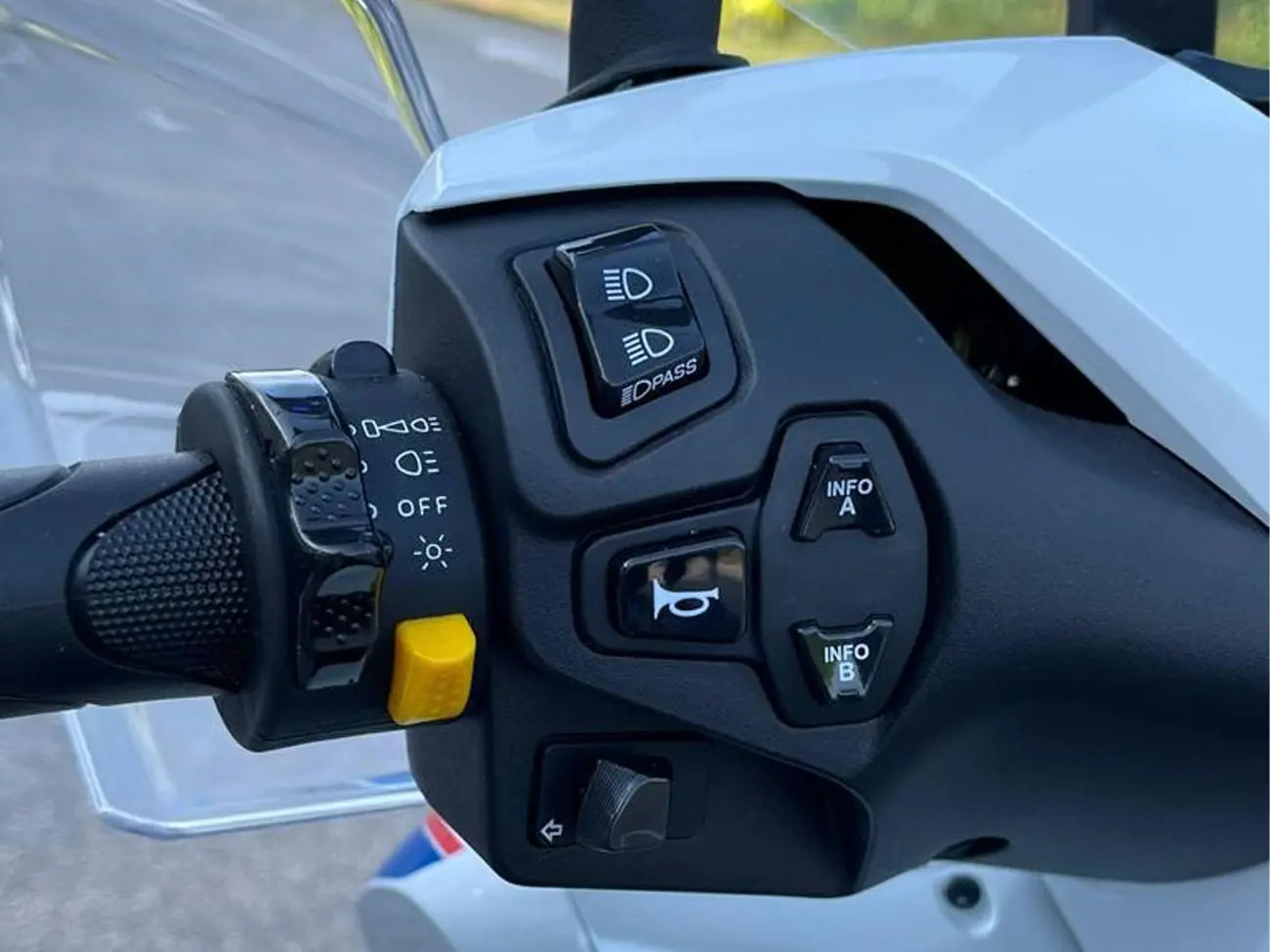 Motorcycle Handlebar Slide/Push Switch
