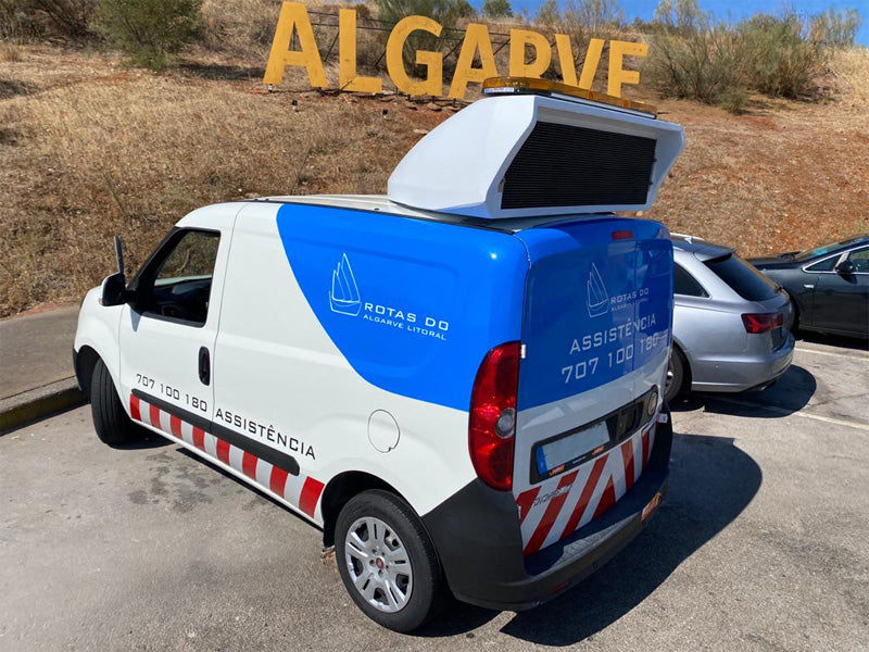 van with amber lightbar