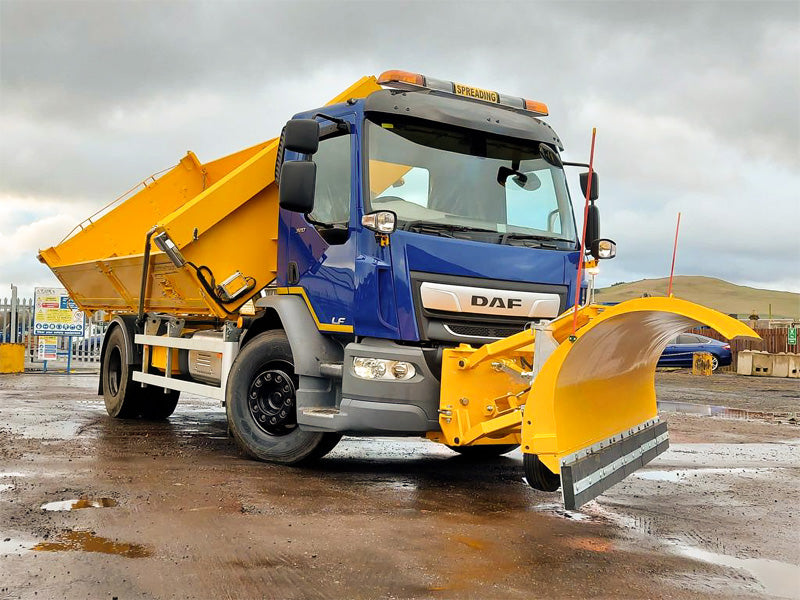 Gritting Truck with Amber LED Lightbar