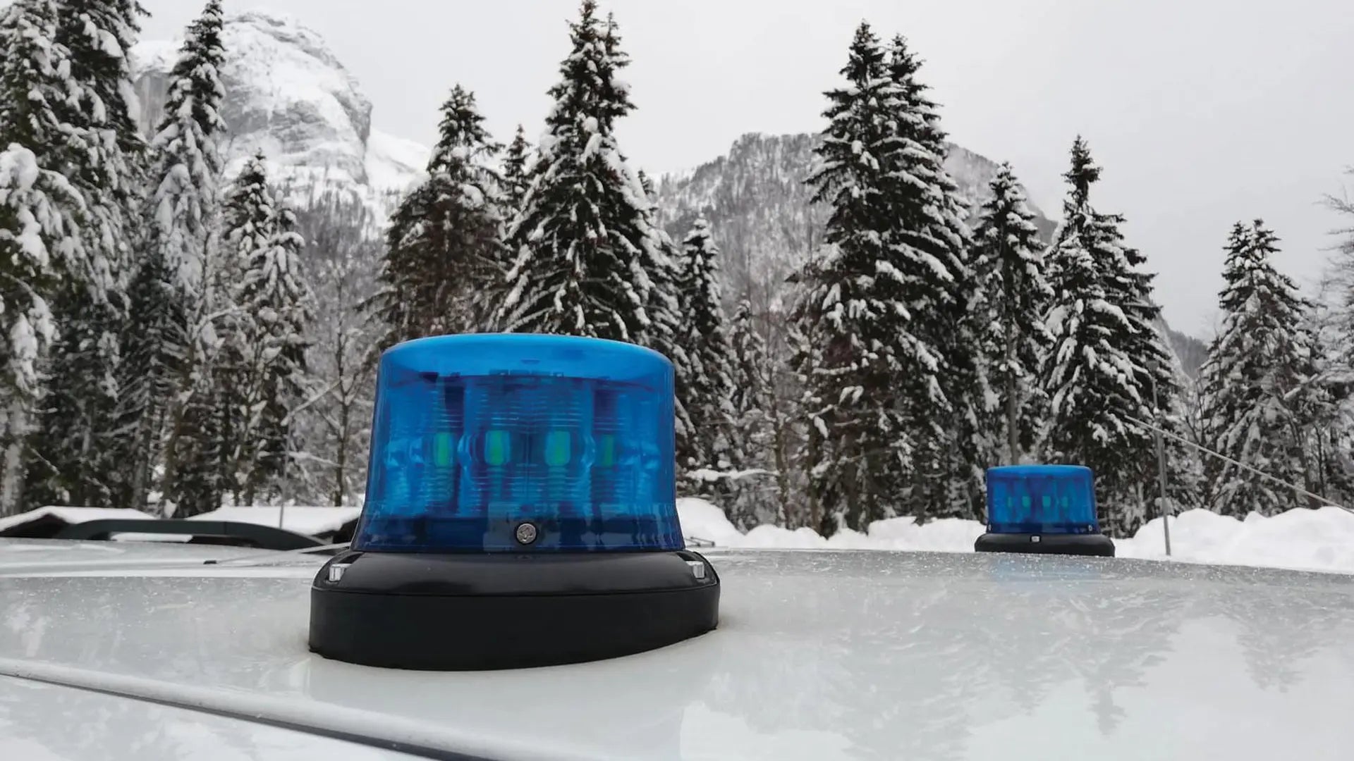 3-3541 low profile beacon on a vehicle
