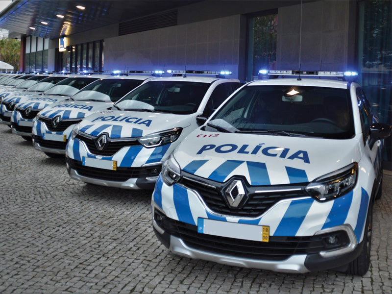 Police fleet with blue Xpert SL Lightbars and speaker